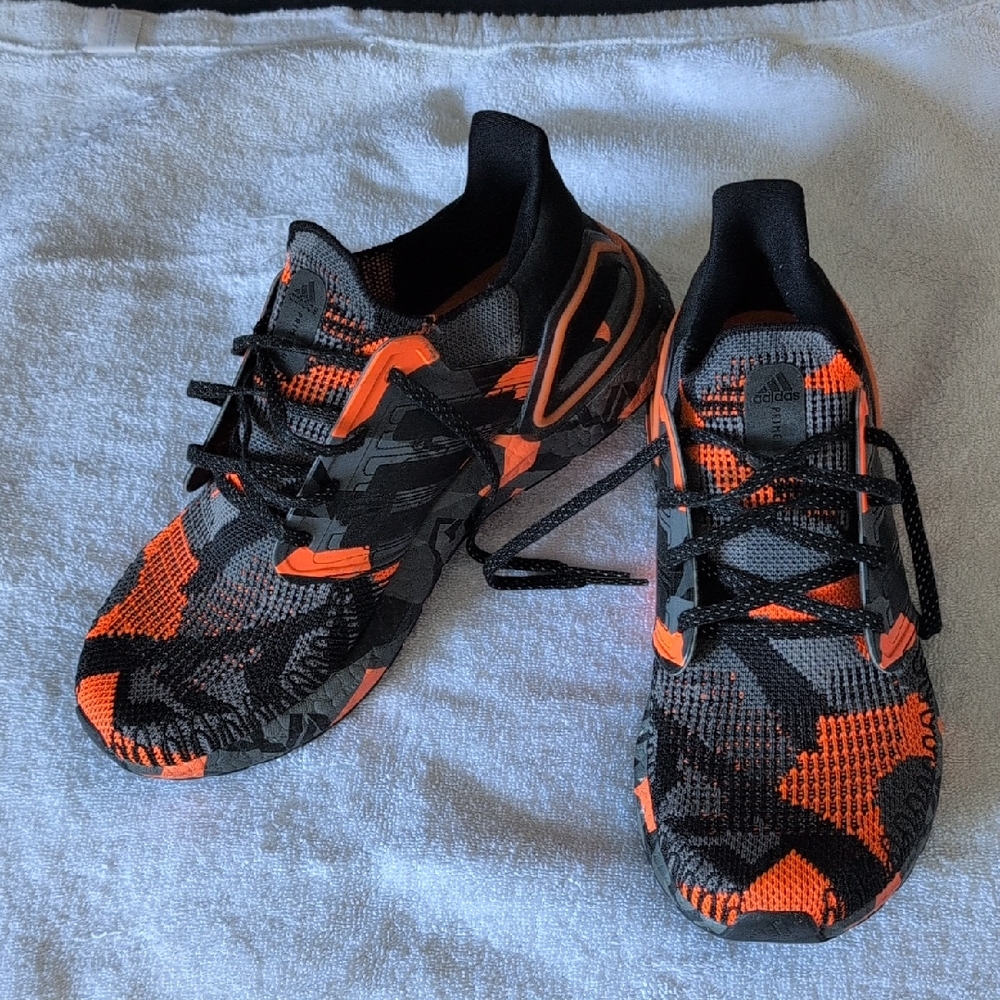 Adidas Ultraboost Size 8 1/2 Geometric Colorway